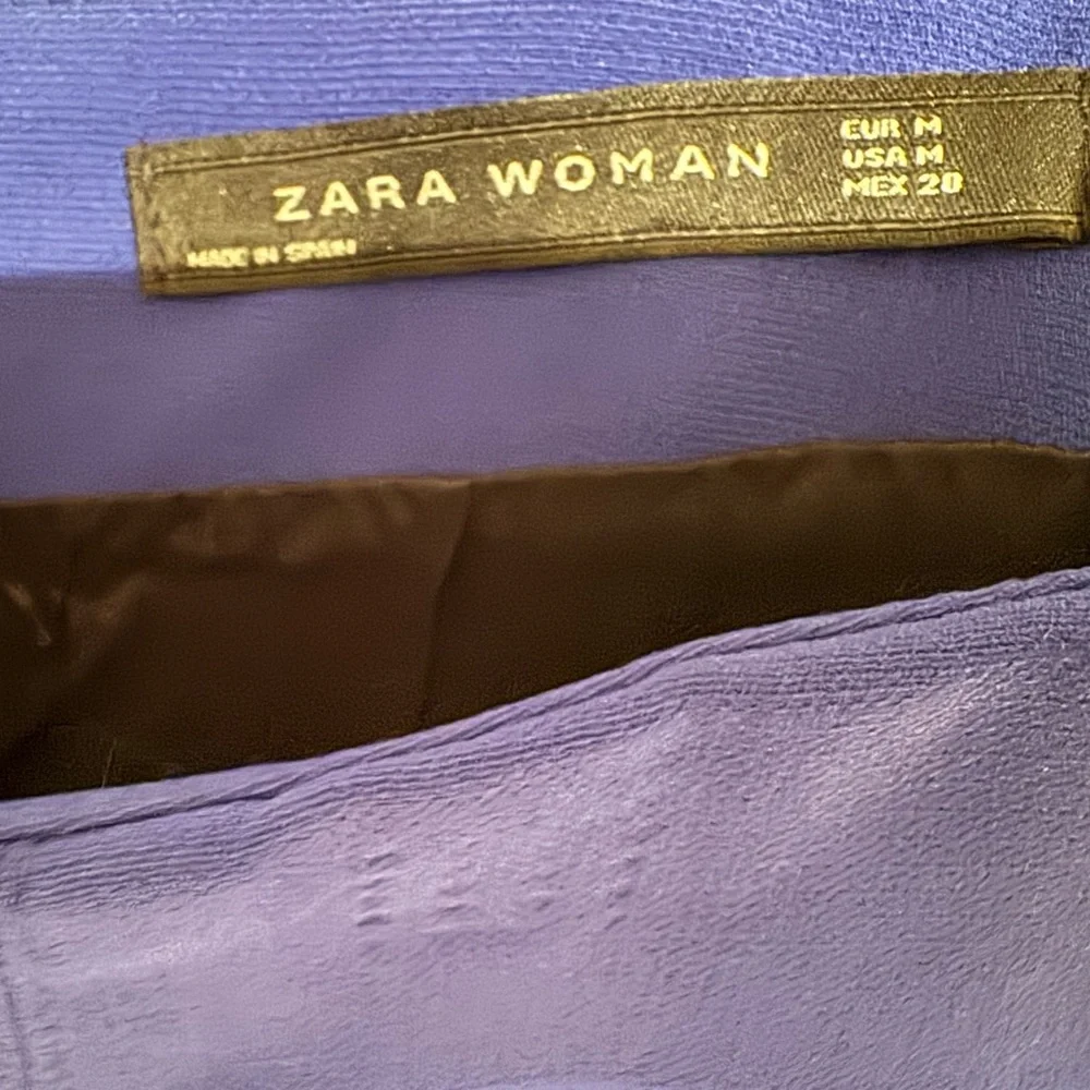 Zara Front-Slit Pencil Skirt - Picture 4 of 4